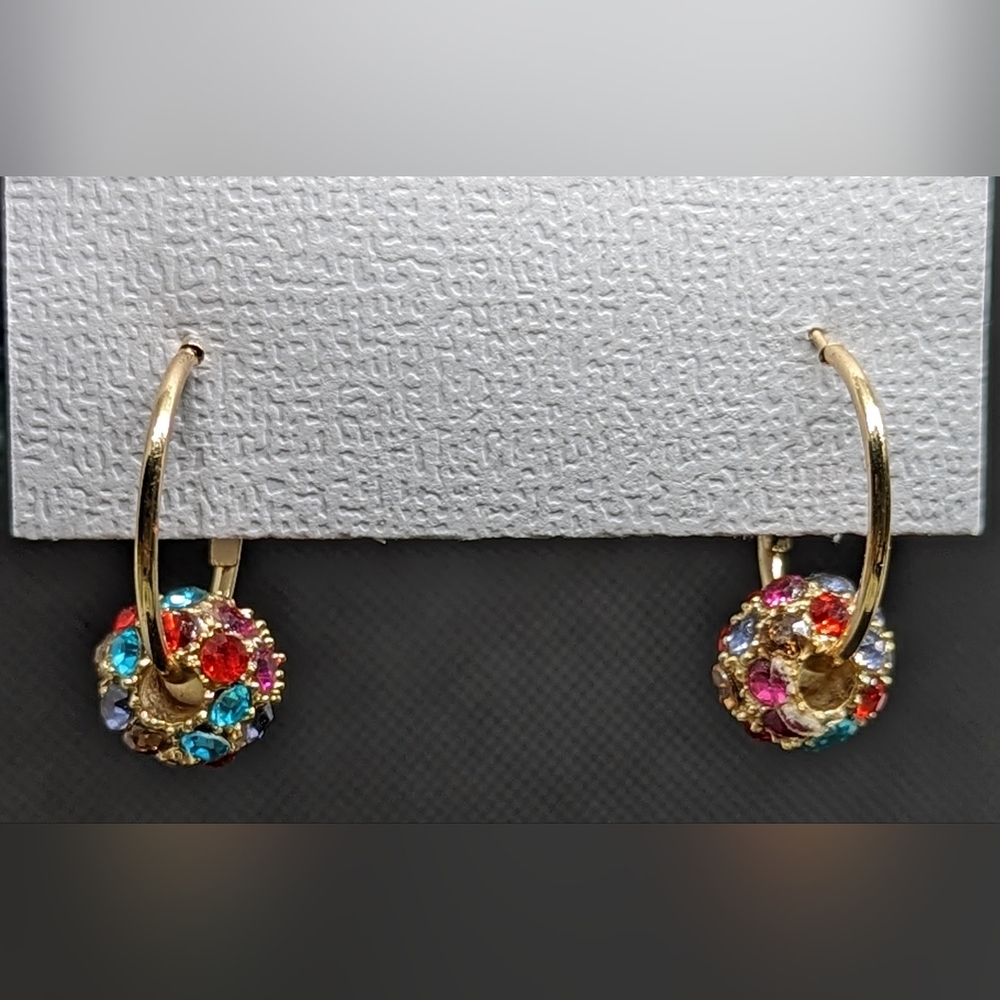 Earings - Picture 1 of 10